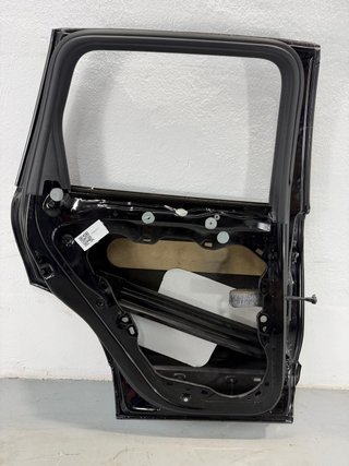 Puerta trasera izquierda VW Touareg 2010-2018 7P0833311