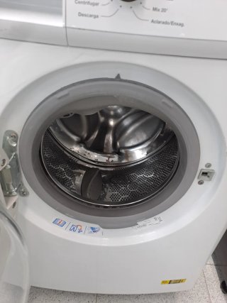 Lavadora Zanussi Lindo 100 8kg centrifugado 1200rp