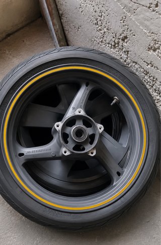 Rueda Delantera Suzuki GSR