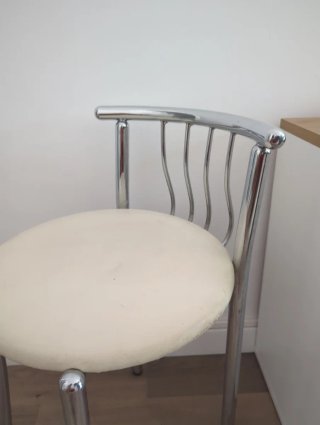 Silla vintage cromada polipiel beige