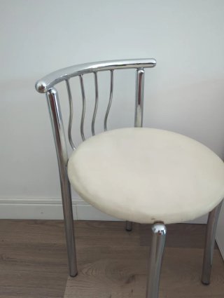 Silla vintage cromada polipiel beige