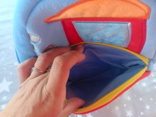 Mochila infantil peluche apisonadora