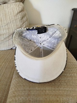 Gorra Monster Negra y Blanca Nueva