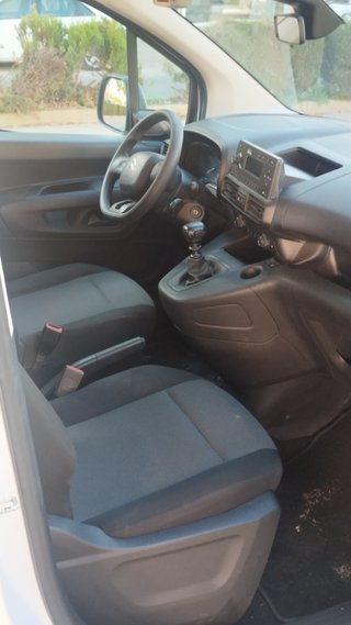 Citroen Berlingo 2022, 100 cv, doble puerta latera