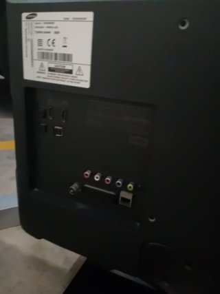 Televisor Samsung Negro con Mando