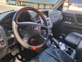Mitsubishi Montero 2005