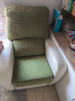 Sillón de descanso verde y blanco