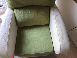 Sillón de descanso verde y blanco