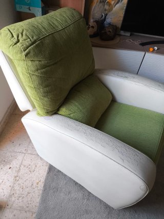 Sillón de descanso verde y blanco