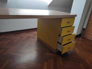 Escritorio amplio