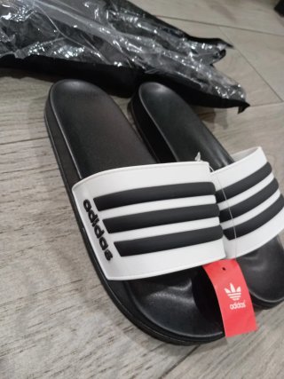 Chanclas Adidas Hombre Negras y Blancas