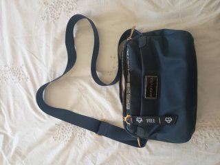 Bolso bandolera imita BIMBA Y LOLA azul y dorado
