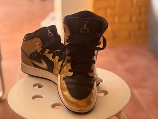 Nike Air Jordan 1 Mid Oro Negro Talla 38