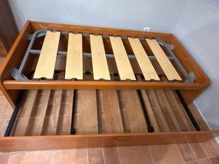 Cama nido doble y mesilla