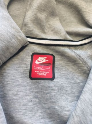 Sudadera Nike Tech Gris