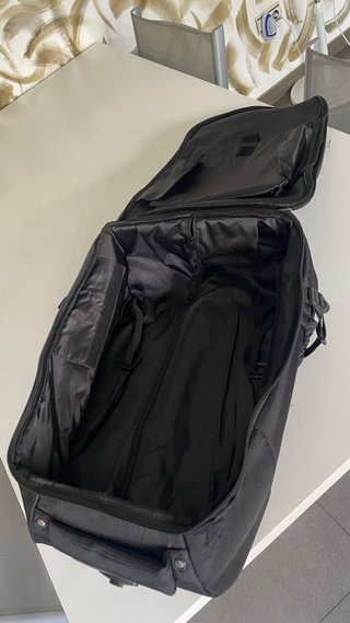 MOCHILA DE VIAJE /TROLLEY NEGRA