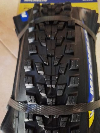 Cubierta Michelin Force AM² 27.5x2.40