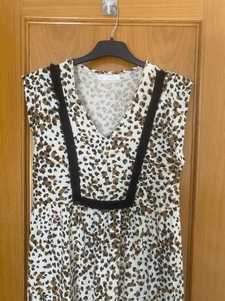 Vestido midi SFERA - Estampado Animal Print