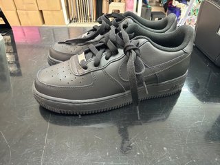 Zapatos Nike Air Force 1 Negro Talla 40