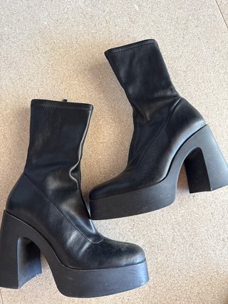 Botines Stradivarius negros plataforma