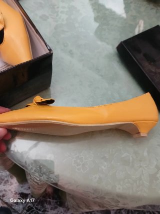 Zapatos de tacón bajo amarillos Bellucci