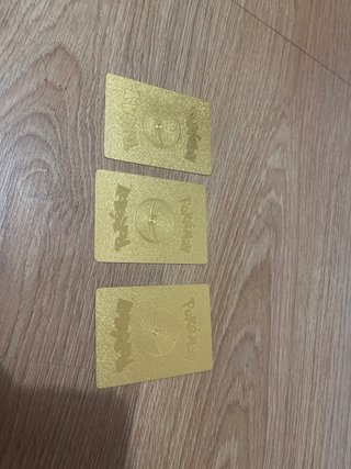 Cartas Pokémon Doradas Zacian V, Pikachu V, Garcho