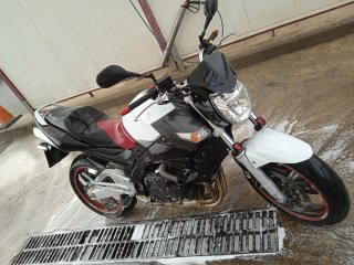 Suzuki GSR 600 Naked