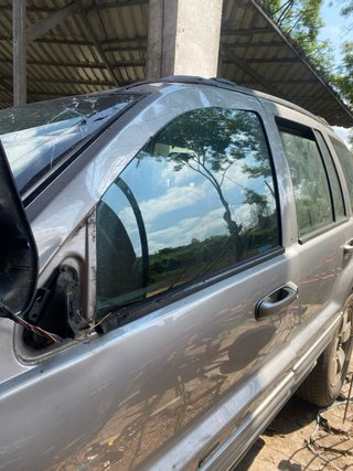 Despieze Jeep Grand Cherokee 2001 COCHE VOLCADO