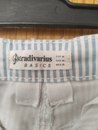 Shorts rayas blancas y azules