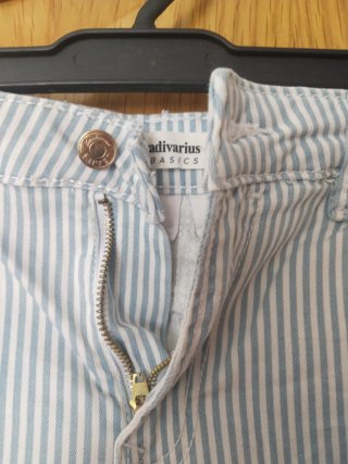 Shorts rayas blancas y azules