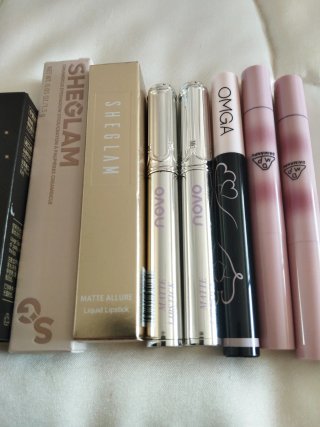 Lote Maquillaje: Labiales y Sombras