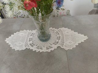 Tapete de hilo hecho a mano para mesa o mueble