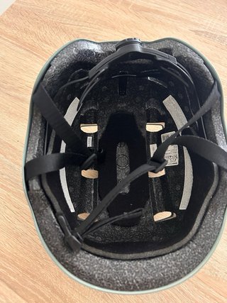 Casco Decathlon bici / skate gris