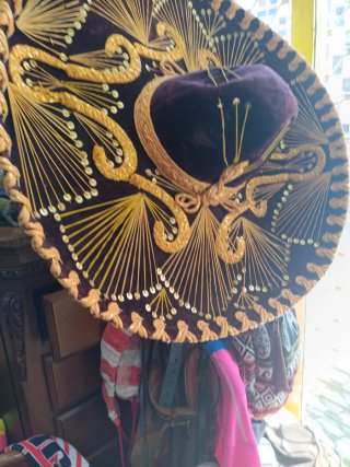 Sombrero Mexicano Bordado Dorado