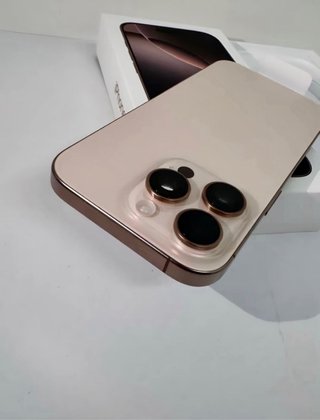 iPhone 16 Pro Desert Titanio