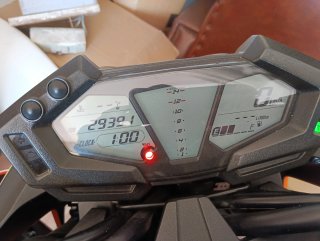 Kawasaki Z800 Naranja y Negra