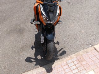 Kawasaki Z800 Naranja y Negra