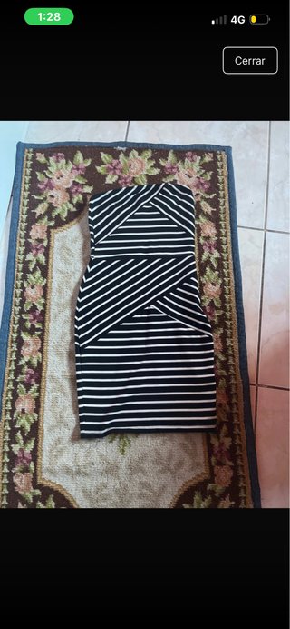 Vestido de rayas sin tirantes
