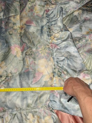 Colcha floral con volantes