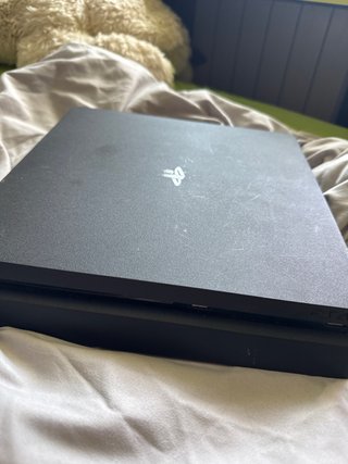 PlayStation 4 Slim Negra