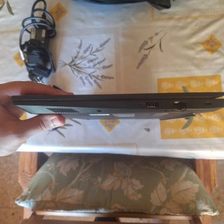 Portátil Lenovo Ryzen 5 7520 U 16GB RAM, 1TB