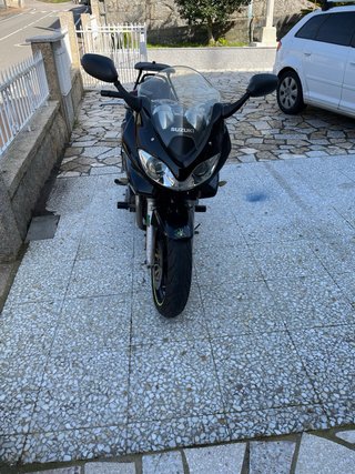 Suzuki Bandit 600 Negra