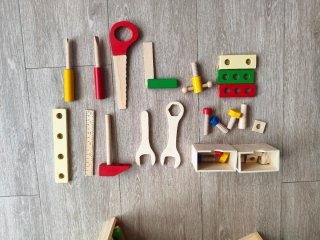 Maletín de madera para niños