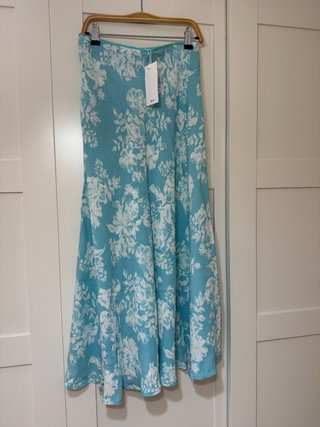 Falda midi floral Mango azul y blanco