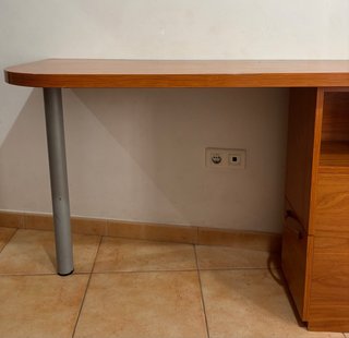 Escritorio madera y metal