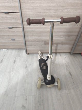 Patinete infantil con luces LED