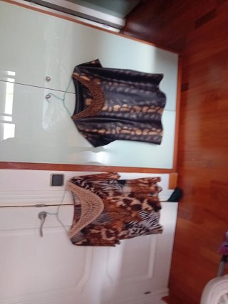 Conjunto mujer negro y dorado