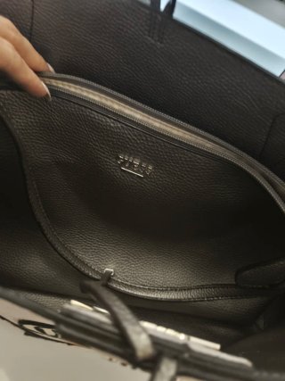 Bolso Guess con Flores Bordadas