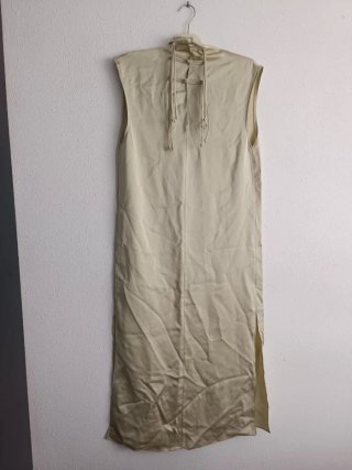 Vestido Zara satinado cuello alto talla única