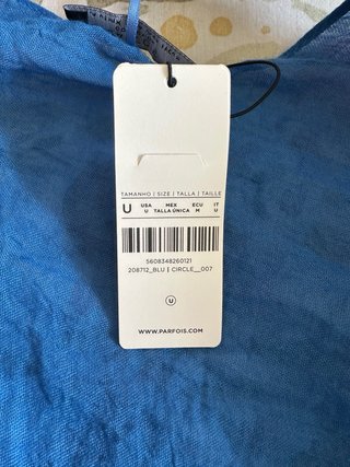 Poncho veraniego en azul eléctrico